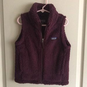 Patagonia fleece vest - plum colored - size girls 5-6